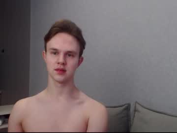 Angelraaay Chaturbate stream image from August 17, 2025