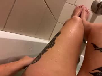 Bexxxy420 Chaturbate stream image from August 17, 2025
