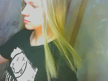 Karolynafox Chaturbate stream image from August 17, 2025