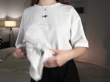 Margarethowell Chaturbate stream image from August 17, 2025