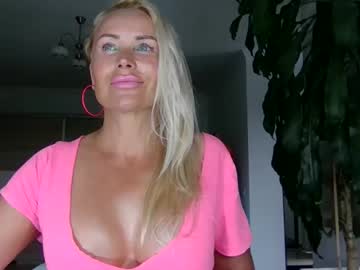 Lollyta2023 Chaturbate stream image from August 17, 2025