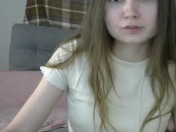 Sugarrbell Chaturbate stream image from August 17, 2025
