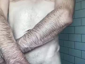 Bear39ex Chaturbate stream image from August 17, 2025