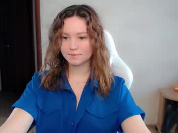 Bettystar_ Chaturbate stream image from August 17, 2025