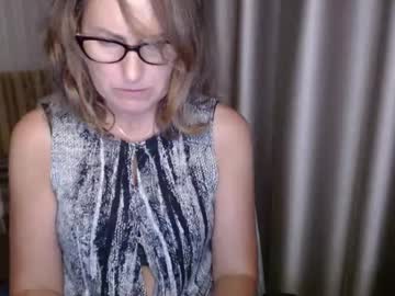Lauraoven1 Chaturbate stream image from August 17, 2025