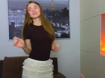 Mariafleur Chaturbate stream image from August 17, 2025