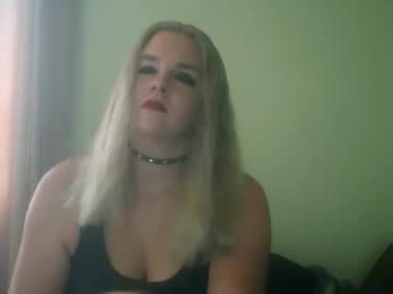 Curvymom2025 Chaturbate stream image from August 17, 2025