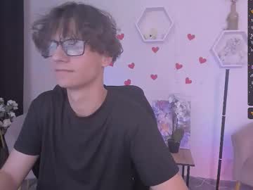 Den_Rich Chaturbate stream image from August 17, 2025