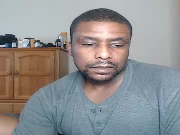 Hungluv1 Chaturbate stream image from August 17, 2025