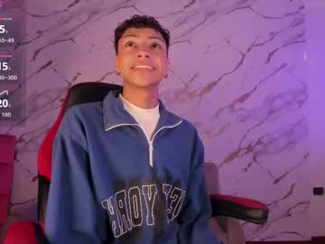 Owen_Sexy25 Chaturbate stream image from August 17, 2025