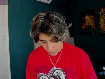 Allexcano Chaturbate stream image from August 17, 2025
