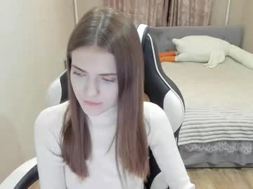Malia__Hale Chaturbate stream image from August 17, 2025