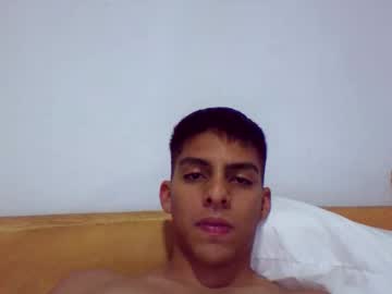 Miguel2825 Chaturbate stream image from August 17, 2025