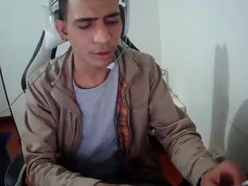 Aquilesnazoa Chaturbate stream image from August 18, 2025