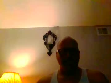 Homelonly Chaturbate stream image from August 18, 2025
