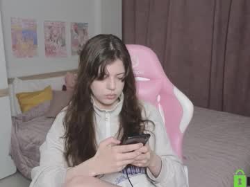 Nellysunrise_1 Chaturbate stream image from August 18, 2025