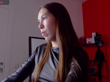 Sellashine Chaturbate stream image from August 18, 2025
