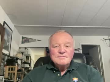 Cookoosnest Chaturbate stream image from August 18, 2025