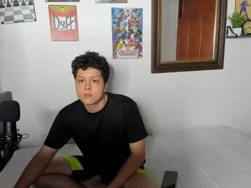 Estiv_Boy Chaturbate stream image from August 18, 2025