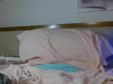 Yarabrynnn Chaturbate stream image from August 18, 2025