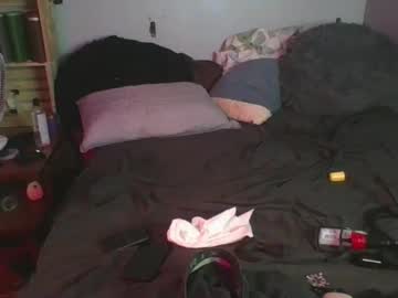 Ittakesfiveseconds Chaturbate stream image from August 18, 2025