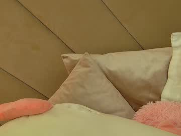 Milanabalmain Chaturbate stream image from August 18, 2025