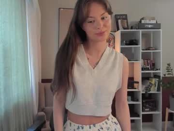 Deadlycute Chaturbate stream image from August 18, 2025
