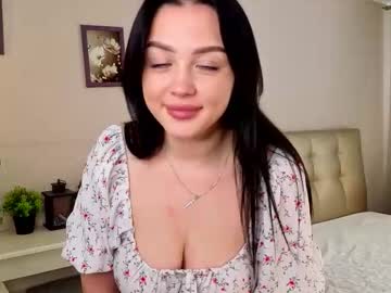 Ghislainetreese Chaturbate stream image from August 18, 2025