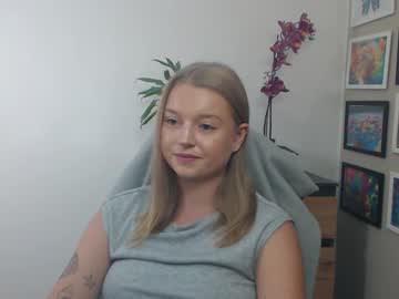 Mysteryericax Chaturbate stream image from August 18, 2025