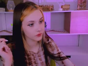 Luna_Tin Chaturbate stream image from August 18, 2025