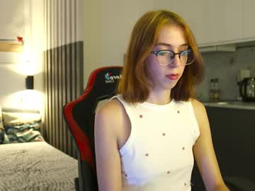 Riley__Fox Chaturbate stream image from August 18, 2025