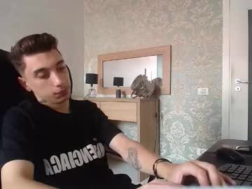 Krewrock Chaturbate stream image from August 18, 2025