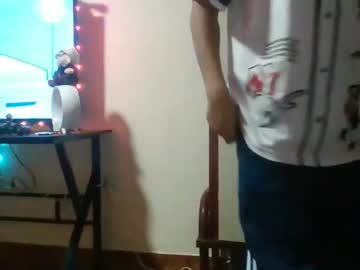 Nezukouwus Chaturbate stream image from August 18, 2025