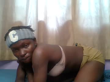 Petiti_Diva Chaturbate stream image from August 18, 2025