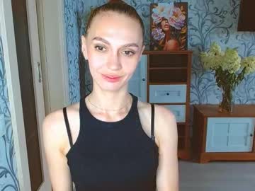 Yourladysunshine Chaturbate stream image from August 18, 2025