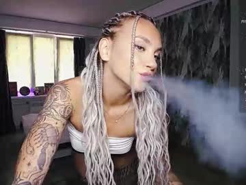 Little_Birdy Chaturbate stream image from August 18, 2025