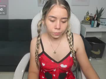 Aiilyn_Dss18 Chaturbate stream image from August 18, 2025