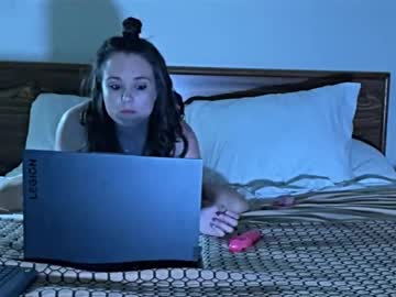 Kittypoundtown Chaturbate stream image from August 18, 2025