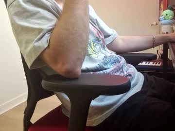 Pgle7 Chaturbate stream image from August 18, 2025