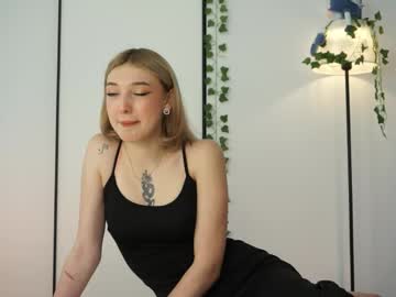 Jeansharp Chaturbate stream image from August 18, 2025