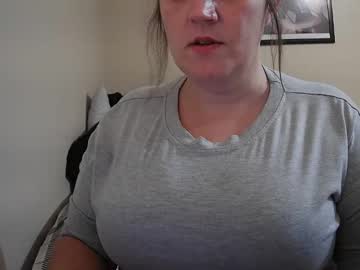 Lalapabritt Chaturbate stream image from August 18, 2025