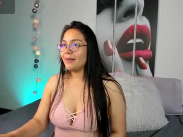 Pretty_Miaakh Chaturbate stream image from August 18, 2025