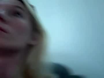 Emilywarren296 Chaturbate stream image from August 18, 2025