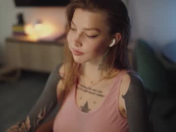 Mileeena Chaturbate stream image from August 18, 2025