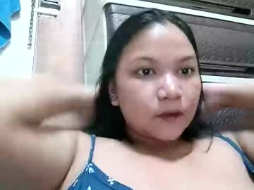 _Milkytitsmomxx_ Chaturbate stream image from August 18, 2025