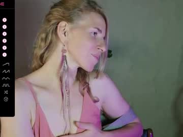 Violetplath Chaturbate stream image from August 18, 2025