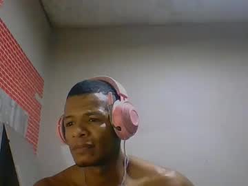 Hhhjnf1 Chaturbate stream image from August 18, 2025