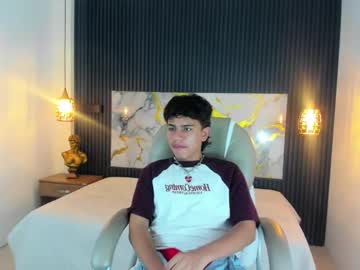 Neit04 Chaturbate stream image from August 18, 2025