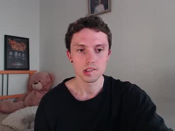 Samcutieboi Chaturbate stream image from August 18, 2025