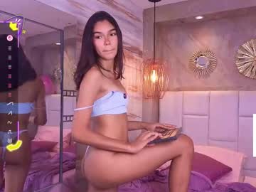 Sweetlittlevenus Chaturbate stream image from August 18, 2025